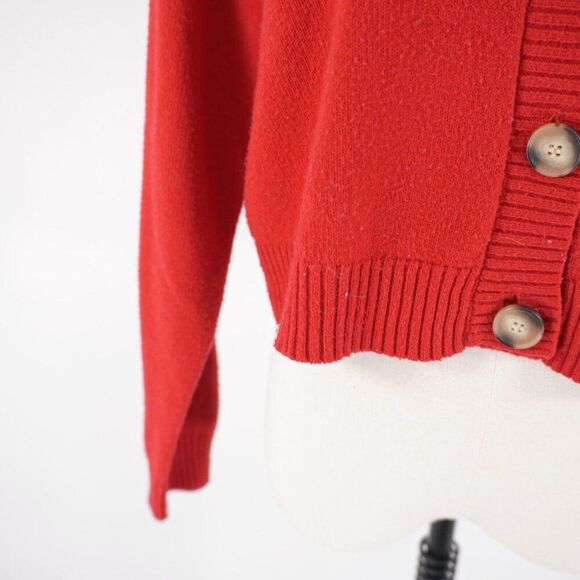 Forever 21 Red V-Neck Button Cropped‎ Medium Cardigan Sweater - Picture 2 of 9